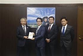 フォーカスと吉良村長