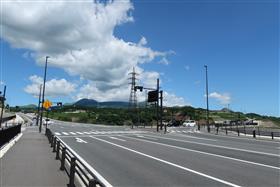 国道57号と新阿蘇大橋交差点